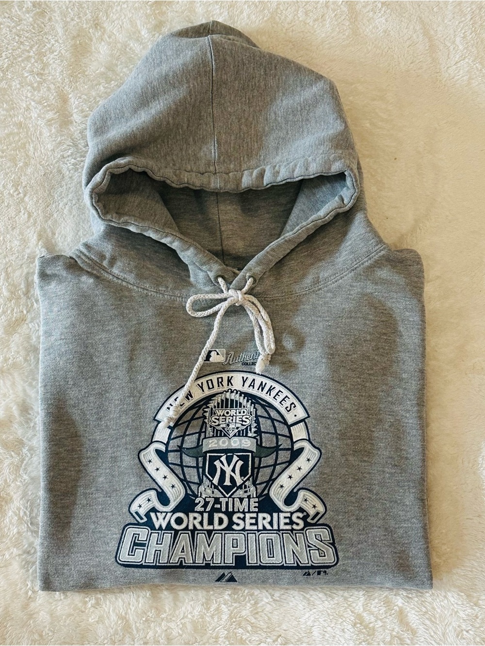 Vintage 2009 New York Yankees World Series Hoodie XL Majestic Alstyle Boxy Gray